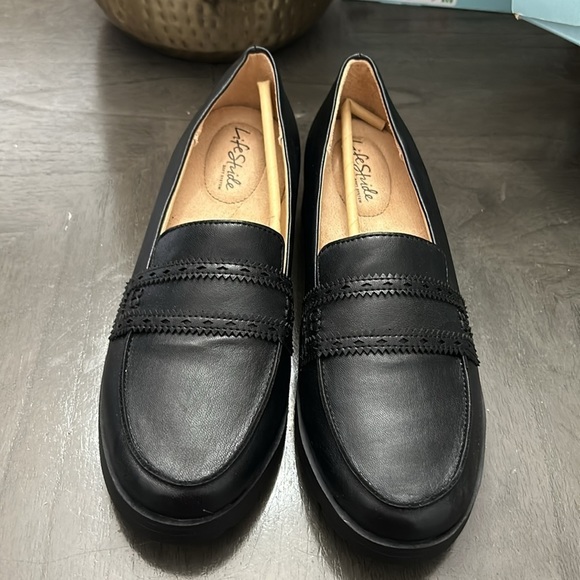 LIFESTRIDE London Slip-on Loafers - Picture 4 of 8